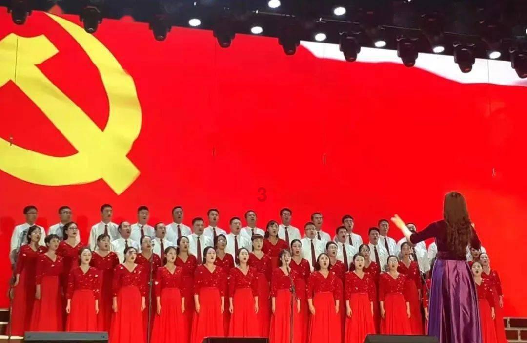 官方：前大连人球员吕焯毅加盟中甲大连智行俱乐部